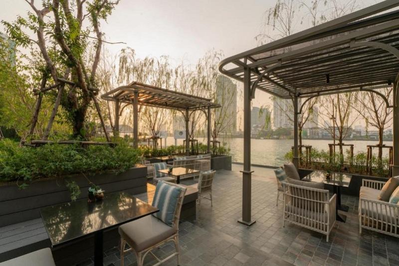 The Salil Riverside rivier terras