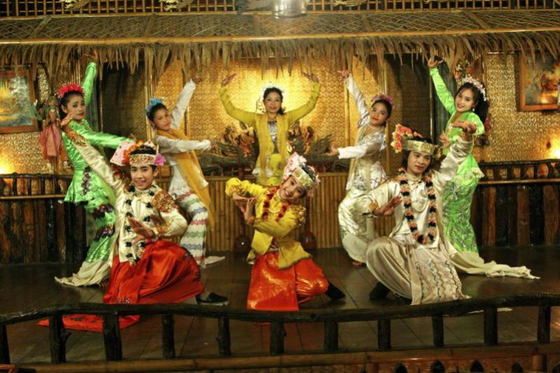 Prive naar Kanchanaburi Floatel