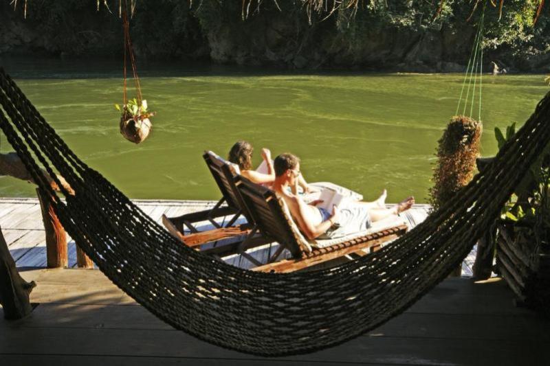 Prive naar Kanchanaburi Floatel