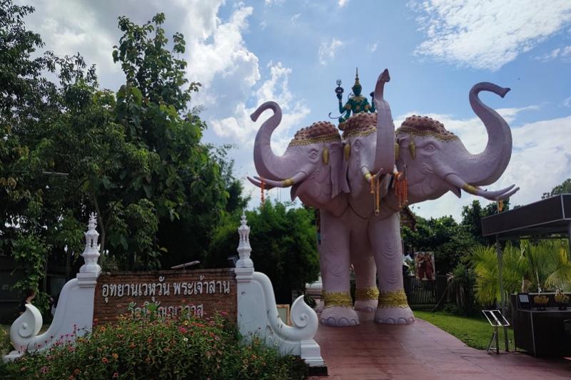 Tempels per fiets bezoeken chiang rai