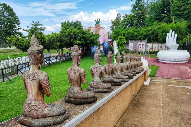 Ongezien Chiang Rai en de Witte Tempel