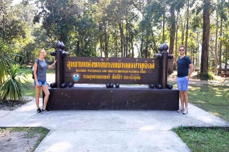Sticky Waterfall trekking Green wood Travel