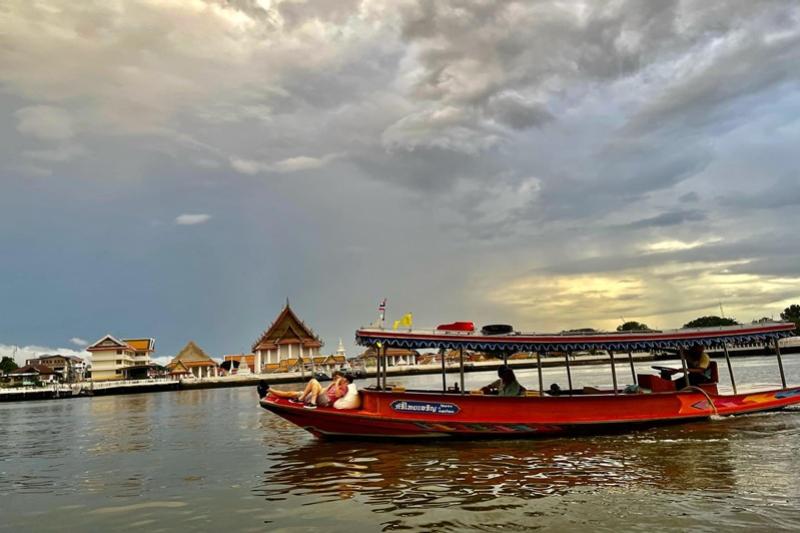 koninklijke-bargen-bangkok-rivier