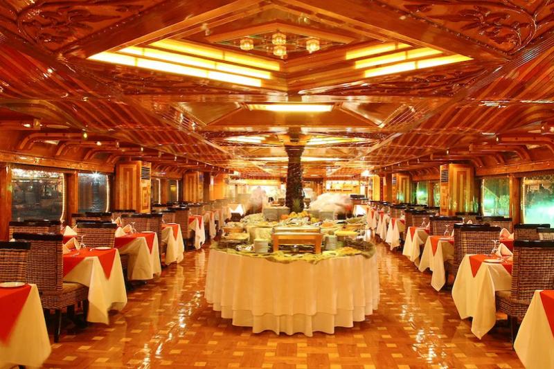 Dhow diner cruise Green Wood Travel Dubai