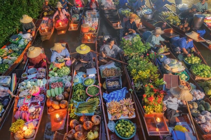 Petchaburi Floating Market