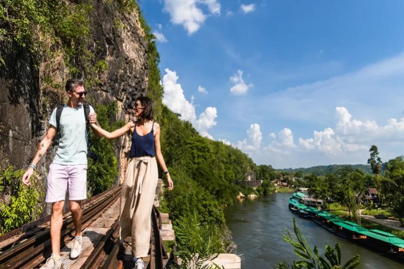 Kanchanaburi privegids Engelstalig