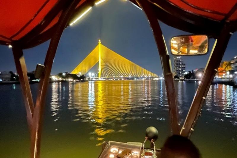 Manohra dinner cruise Bangkok