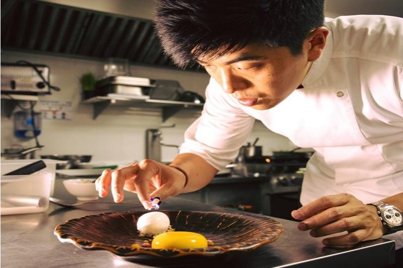 Manohra diner cruise Thailand