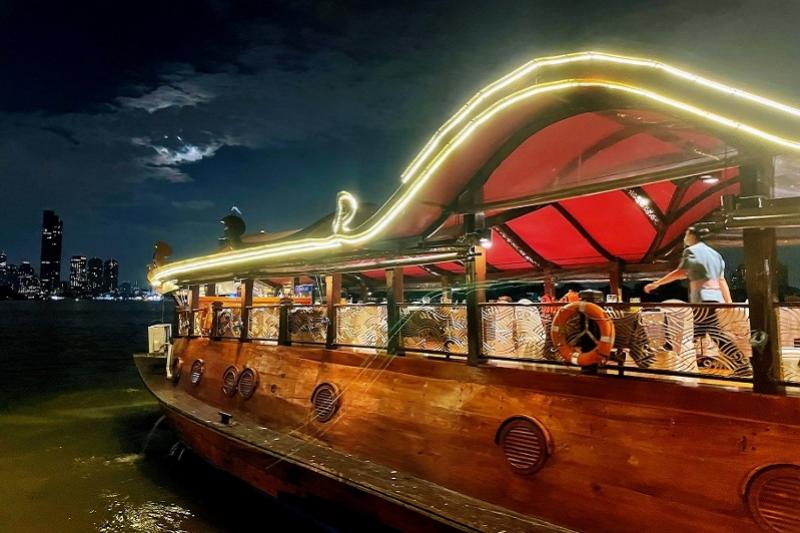 Manohra dinner cruise Bangkok