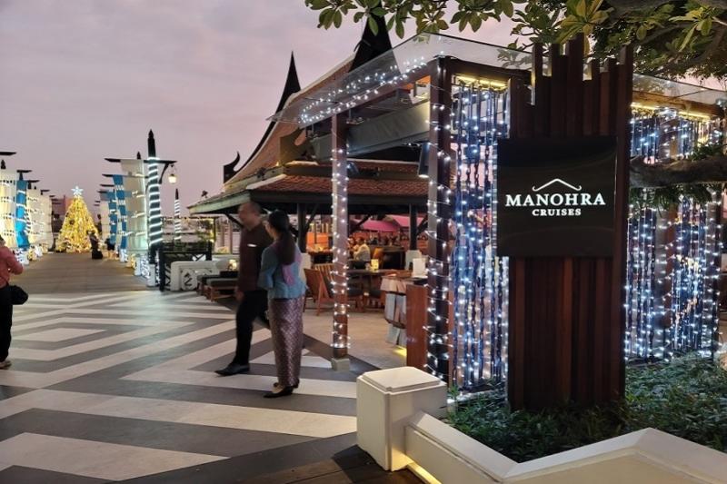Manohra dinner cruise Bangkok