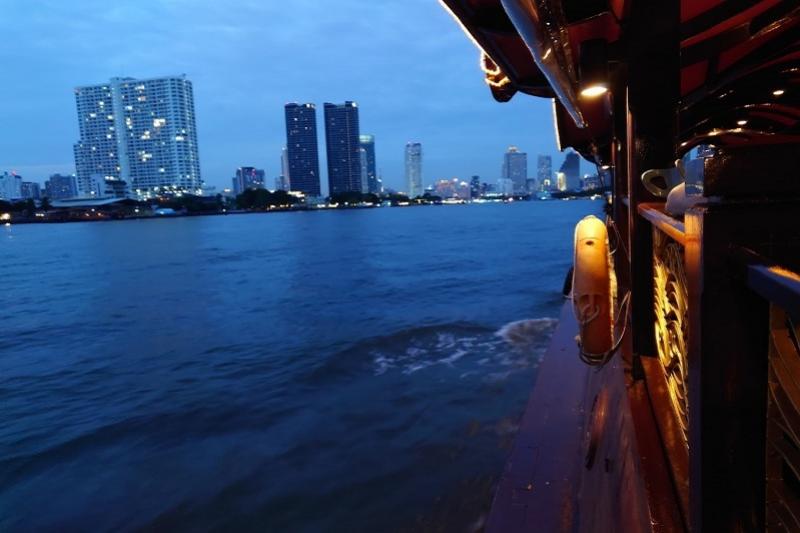 Manohra dinner cruise Bangkok