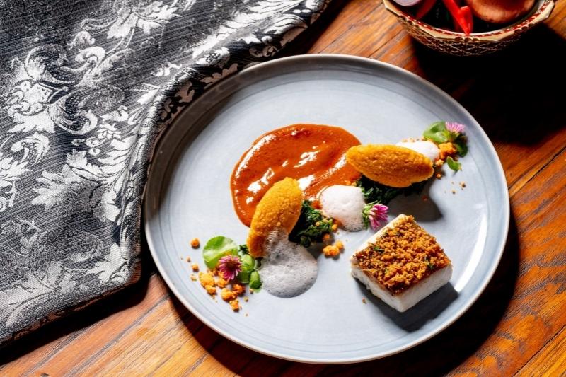 Manohra diner cruise Thailand