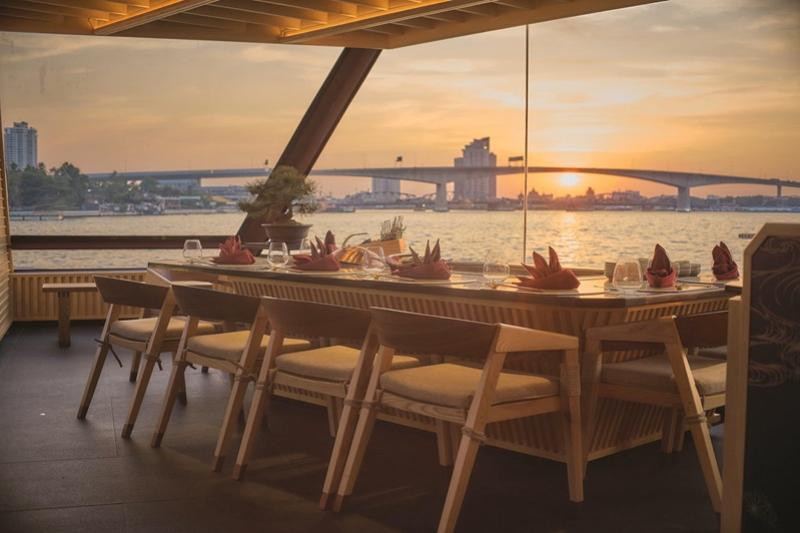 okura cruise chao phraya rivier