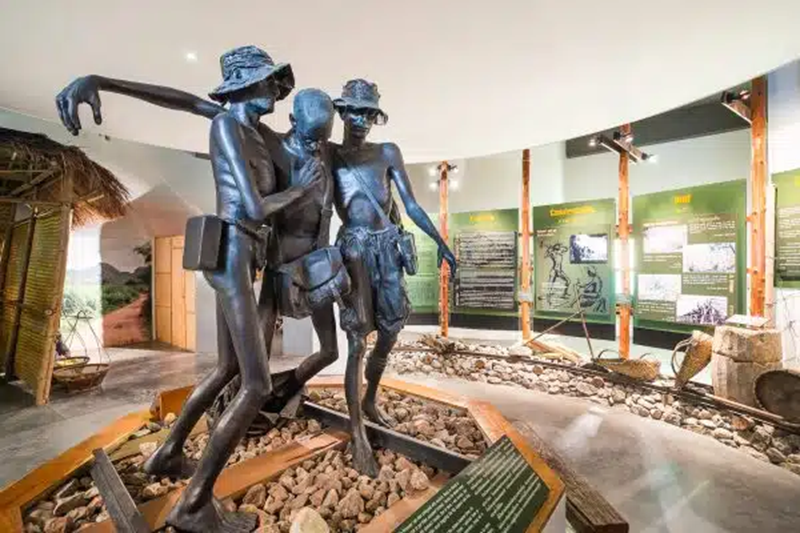 River Kwai tour, Kanchanaburi tour, Cha Am tour, Hua Hin tour